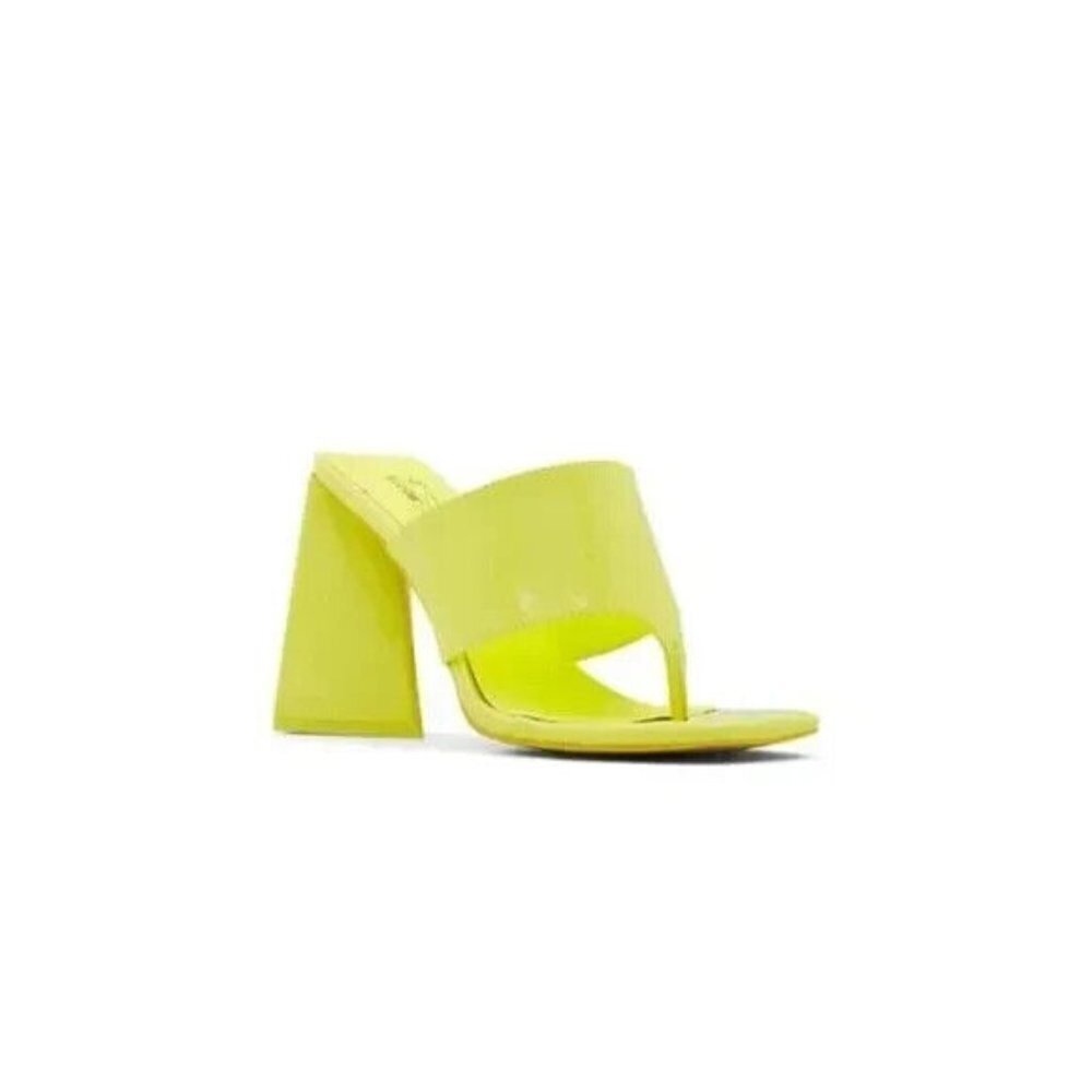 Call It Spring "Sorayaa" Thong Sandals BNWT Heels Women Sz 8 New Yellow - flaw